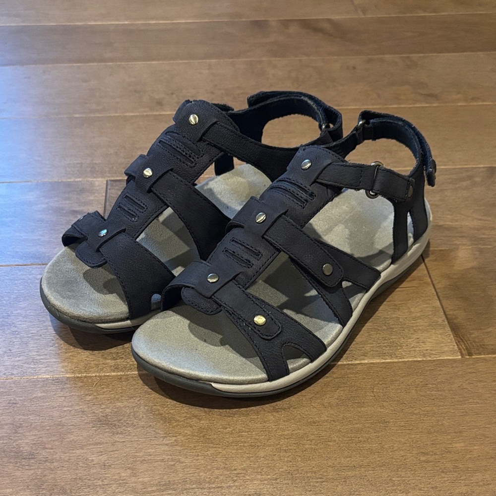NWT Women’s Easy Spirit Sesailors Sandals